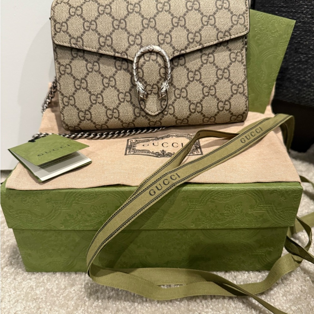 Authentic! Gucci - DIONYSUS GG SUPREME CHAIN WALLET